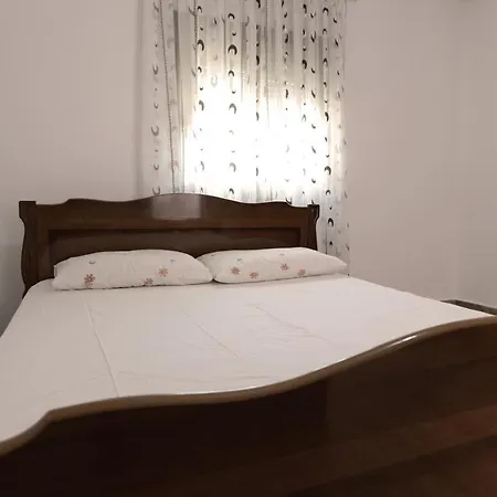 Klaudio Guest house Delvine